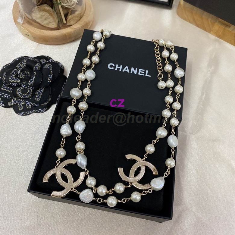 Chanel Necklaces 324